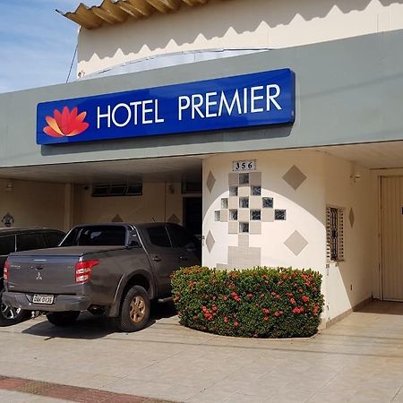 Hotel Premier กัมโปกรันเด ภายนอก รูปภาพ