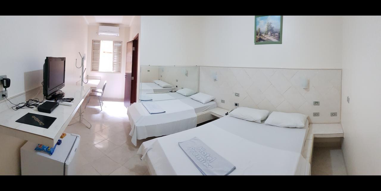 Hotel Premier กัมโปกรันเด ภายนอก รูปภาพ